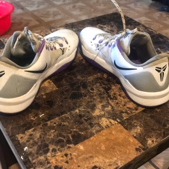 These are some Kobe shoes - Picture 3 of 4